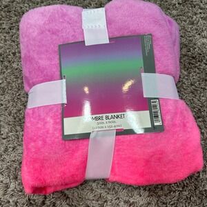 Pink Ombre Blanket Plush Throw 50 x 60 Inches Soft Cozy Fuzzy Home Decor